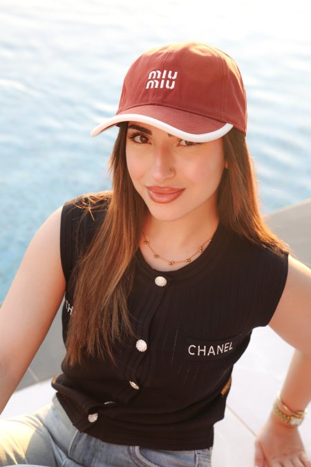 طاقية MIU MIU